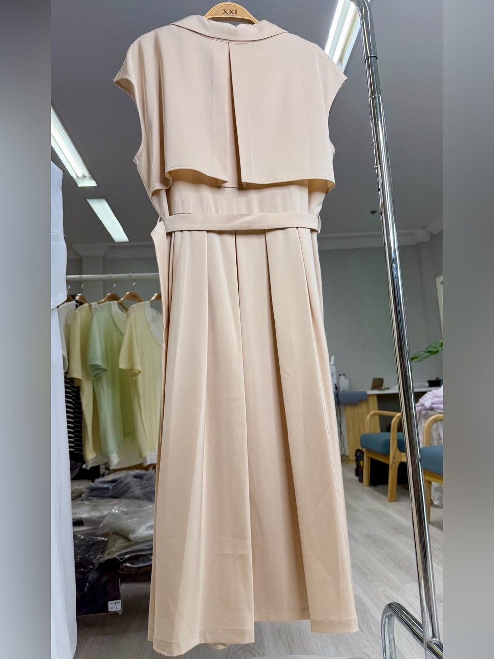 Elegant Champagne 100% Acetate Button-Front Midi Dress - Picture 4 of 7